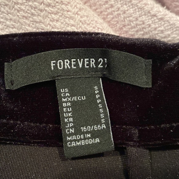 Forever 21 Women’s Small Black Velvet Mini Skirt - Picture 3 of 6